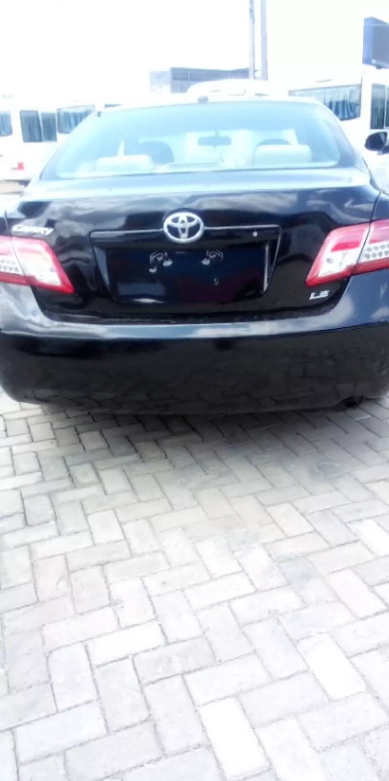 Toyota Camry   - 2011