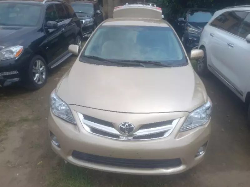 Toyota Corolla   - 2012