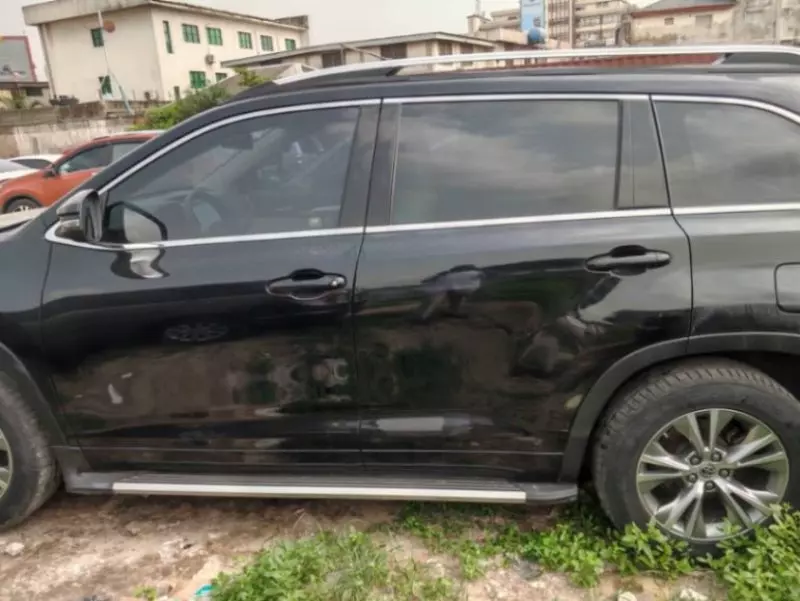 Toyota Highlander   - 2015