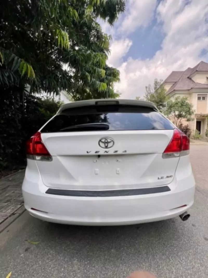 Toyota Venza   - 2012