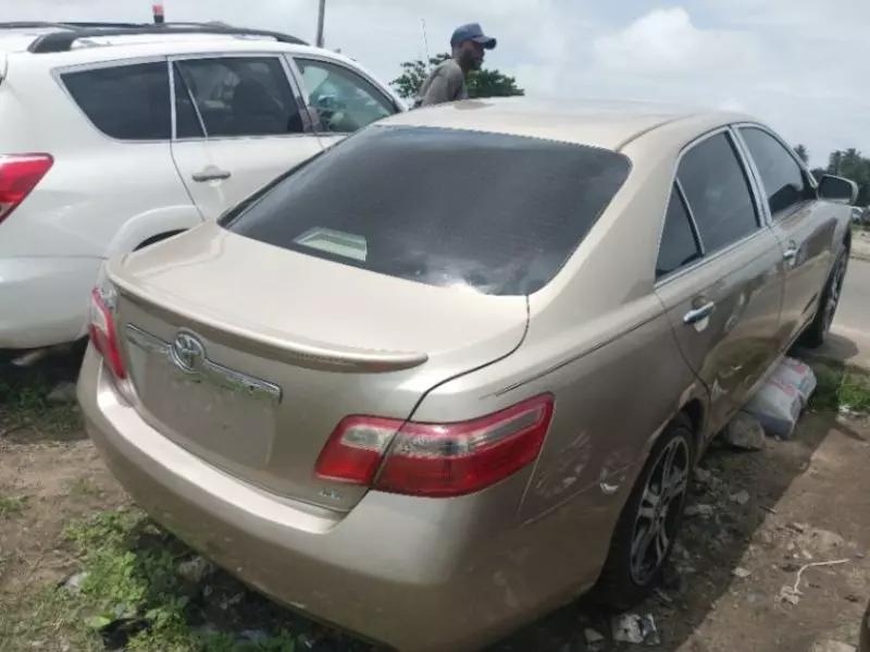 Toyota camry   - 2009