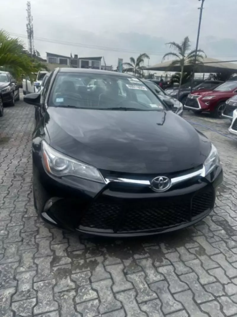 Toyota Camry   - 2020