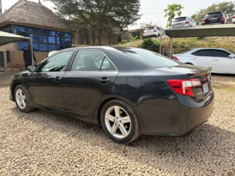 Toyota Camry   - 2014
