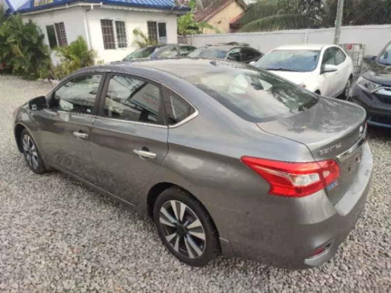 Nissan Sentra   - 2019