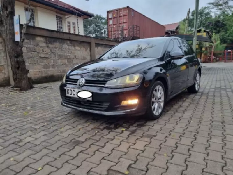 Volkswagen Golf   - 2014