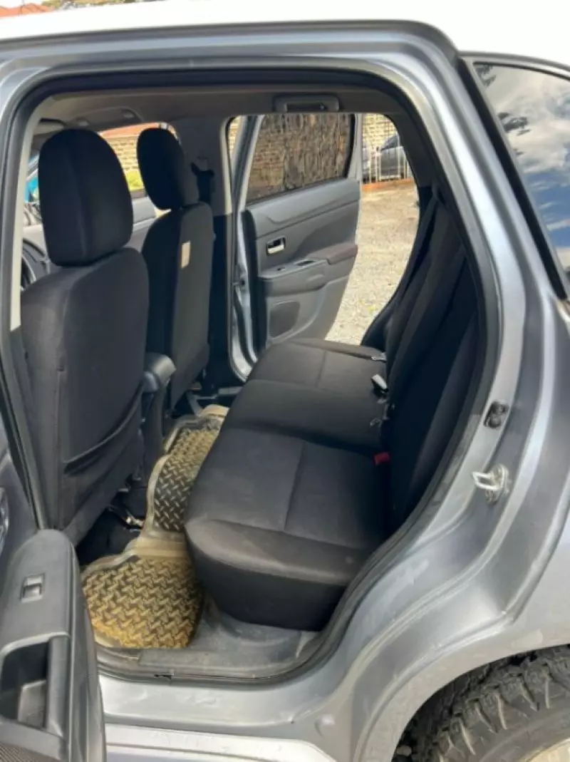 Mitsubishi RVR   - 2010