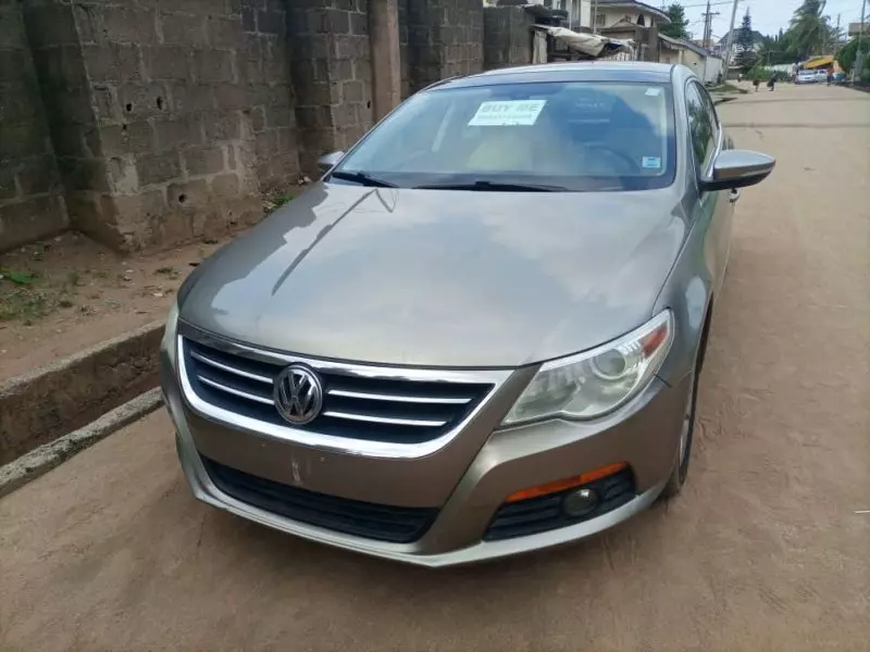 Volkswagen Passat   - 2009