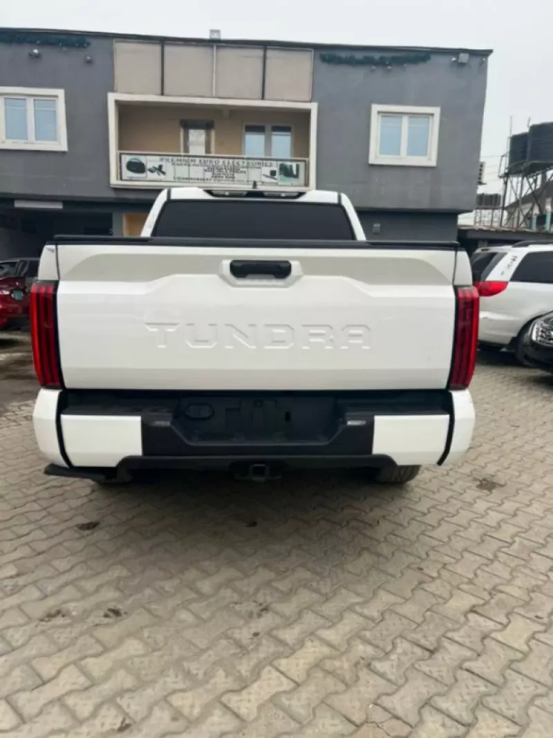 Toyota Tundra - 2024