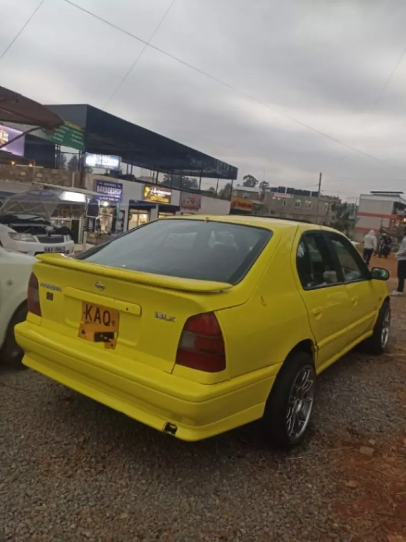 Nissan Primera   - 1998