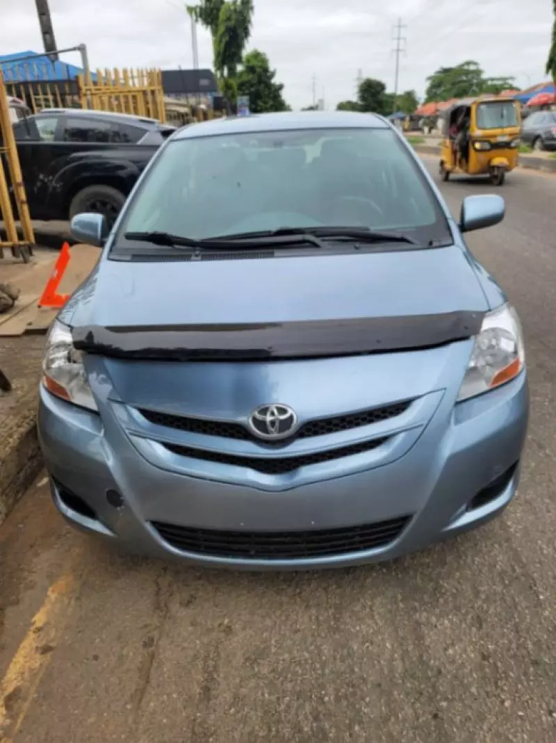 Toyota Yaris   - 2010