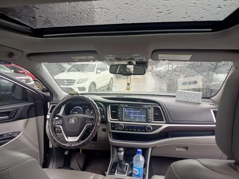 Toyota Highlander   - 2015