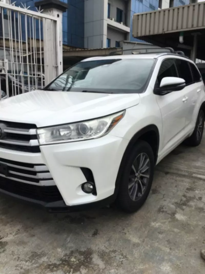 Toyota Highlander   - 2019