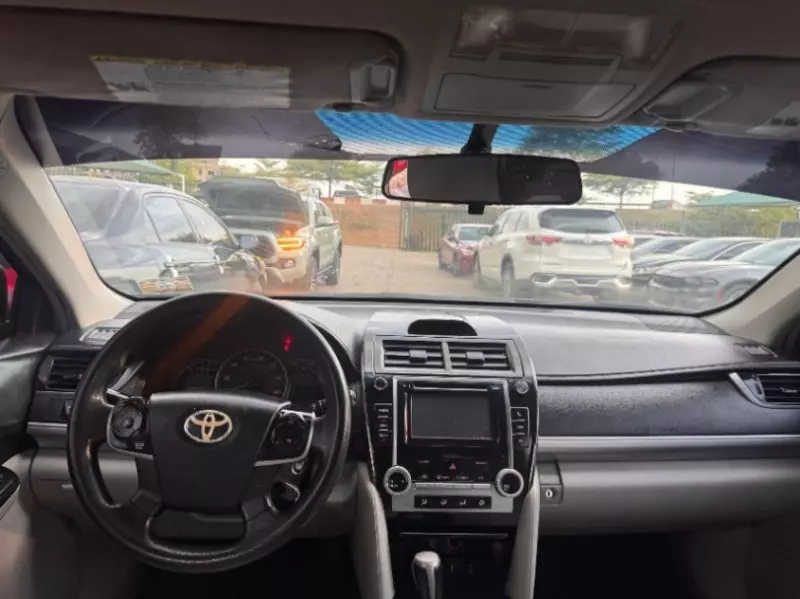 Toyota camry   - 2012