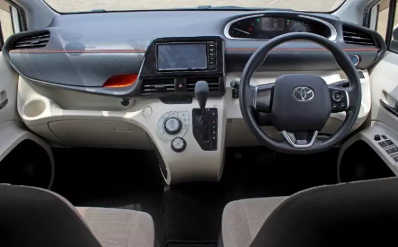 Toyota Sienta Hybrid    - 2020