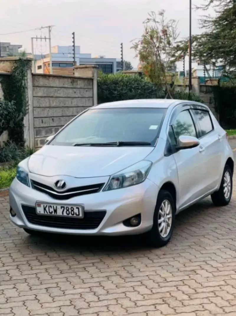 Toyota Vitz   - 2013