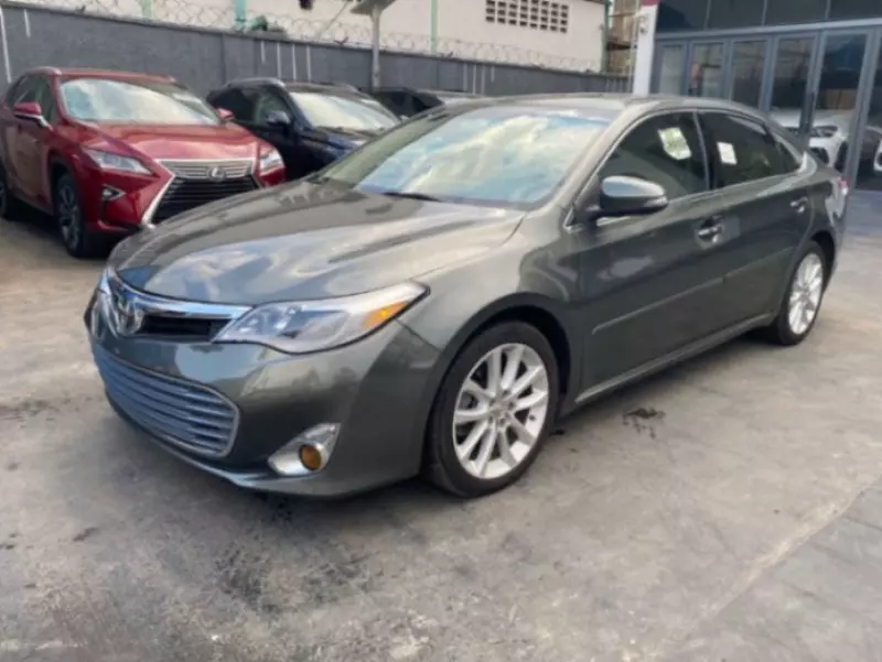 Toyota Avalon - 2013