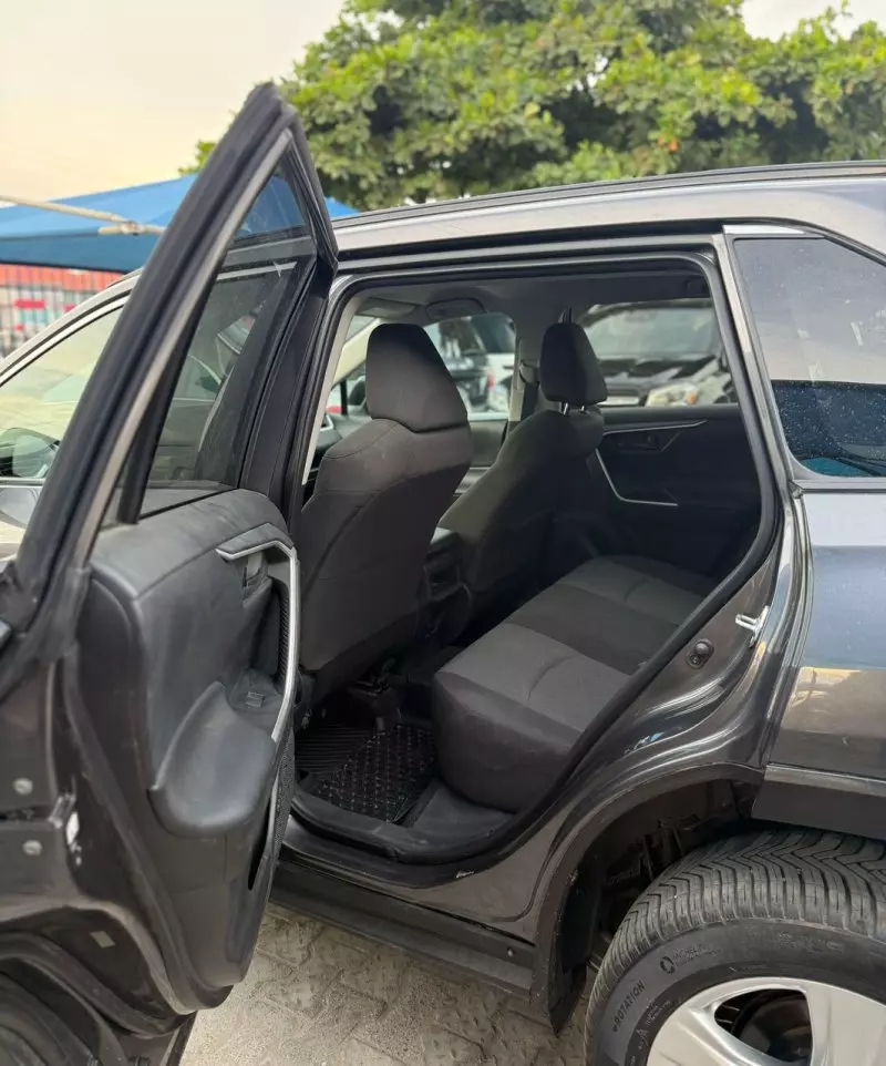 Toyota RAV 4   - 2021