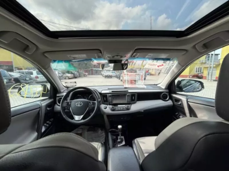 Toyota RAV4   - 2016