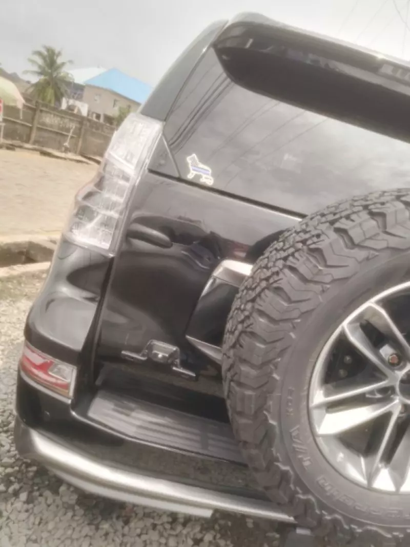 Lexus GX 460   - 2012