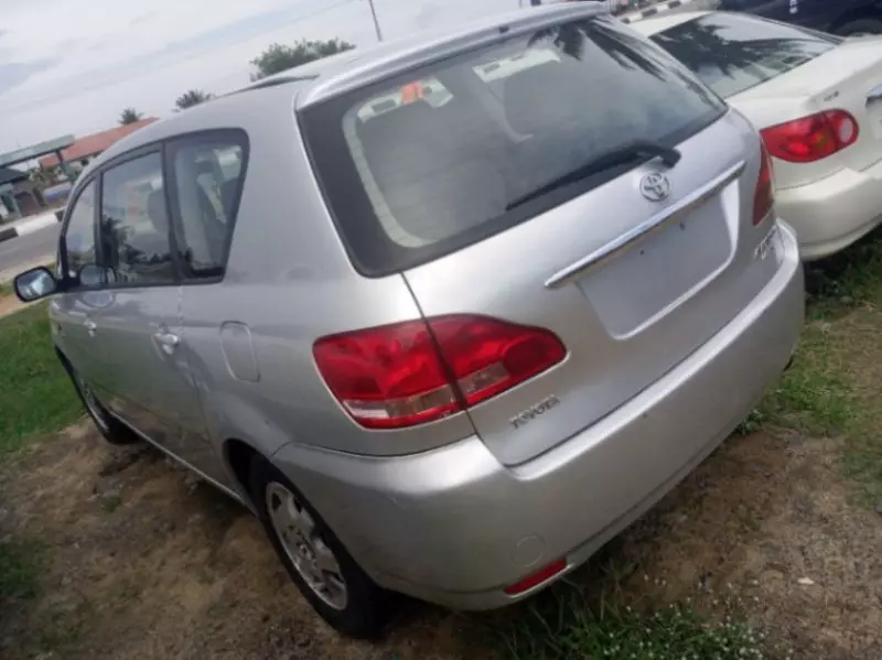Toyota Avensis Verso   - 2025