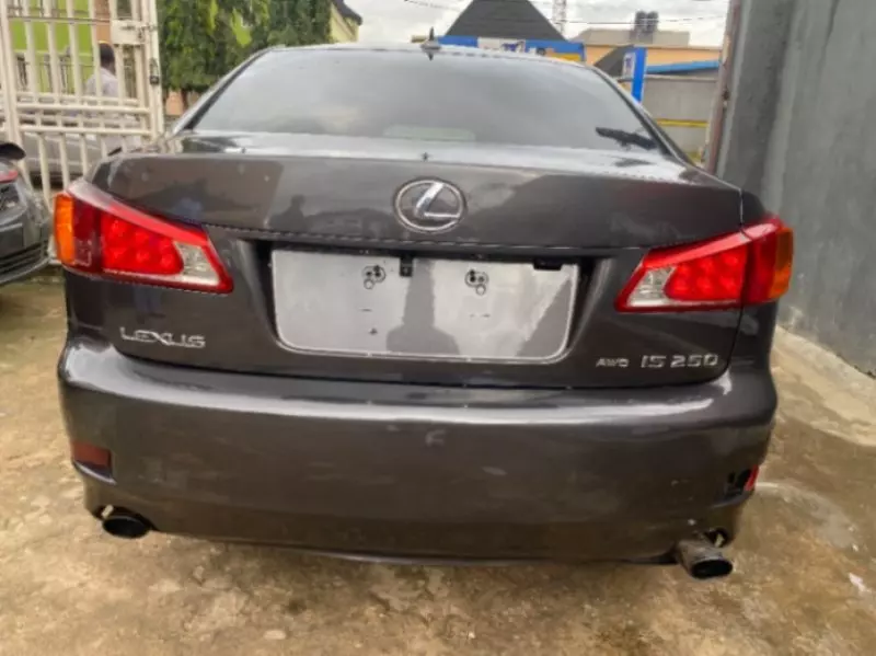 Lexus IS 250   - 2010