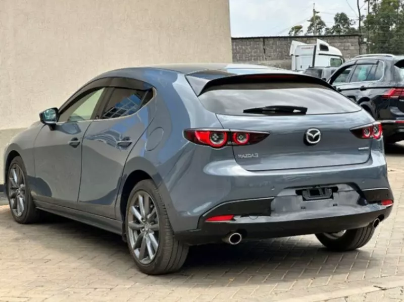 Mazda 3   - 2019