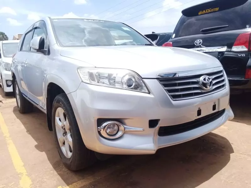 Toyota Vanguard    - 2011