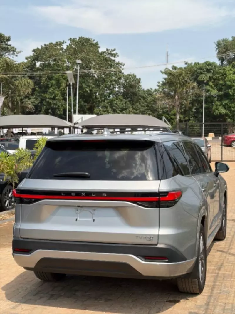 Lexus TX 350