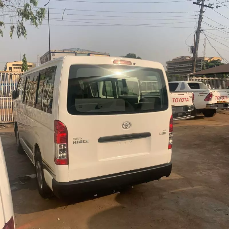 Toyota Hiace   - 2013