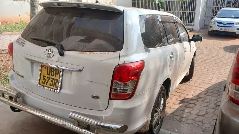 Toyota Fielder    - 2012