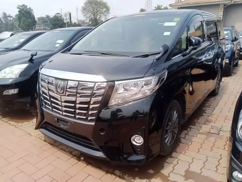 Toyota Alphard   - 2017