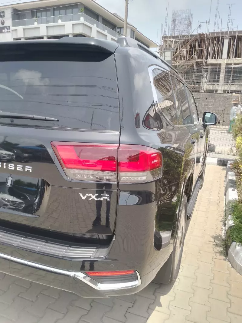Toyota Landcruiser 300 VXR   - 2025