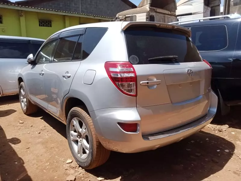 Toyota RAV 4   - 2010