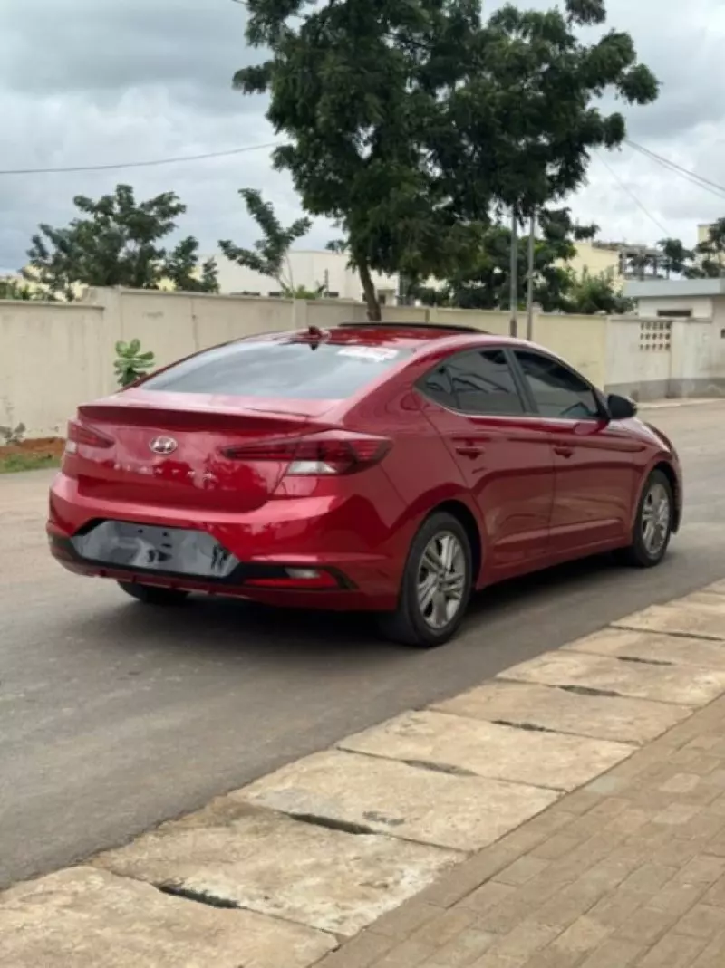 Hyundai Elantra - 2020