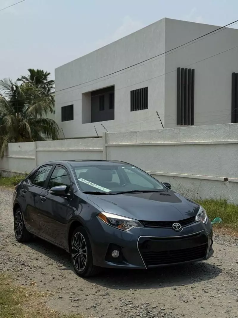 Toyota Corolla   - 2016