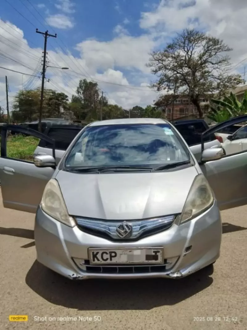 Honda Fit   - 2011