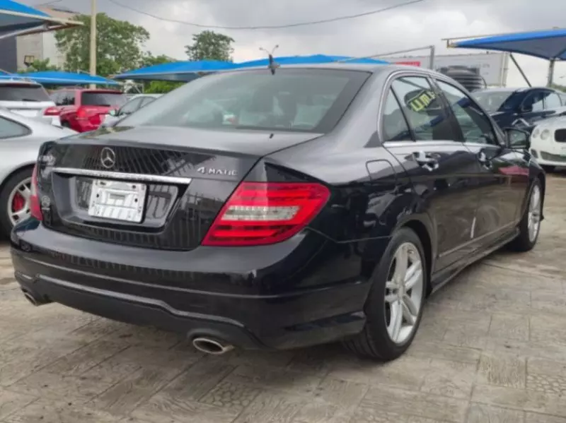 Mercedes-Benz C 300   - 2013