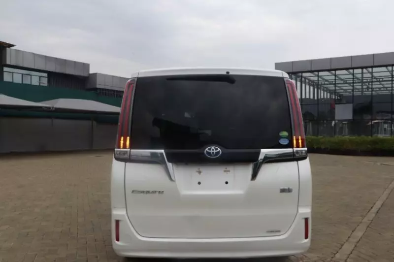 Toyota esquire   - 2018