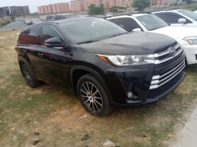 Toyota Highlander   - 2017