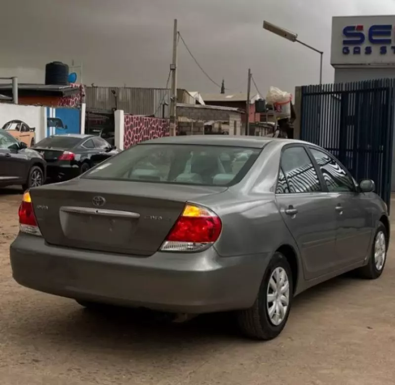Toyota camry   - 2006