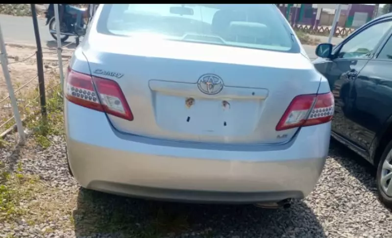 Toyota Camry   - 2010