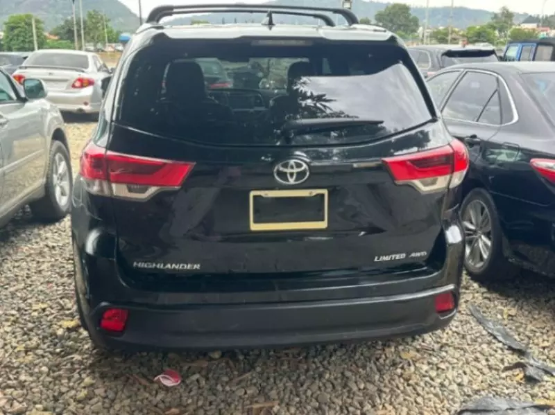 Toyota Highlander   - 2014