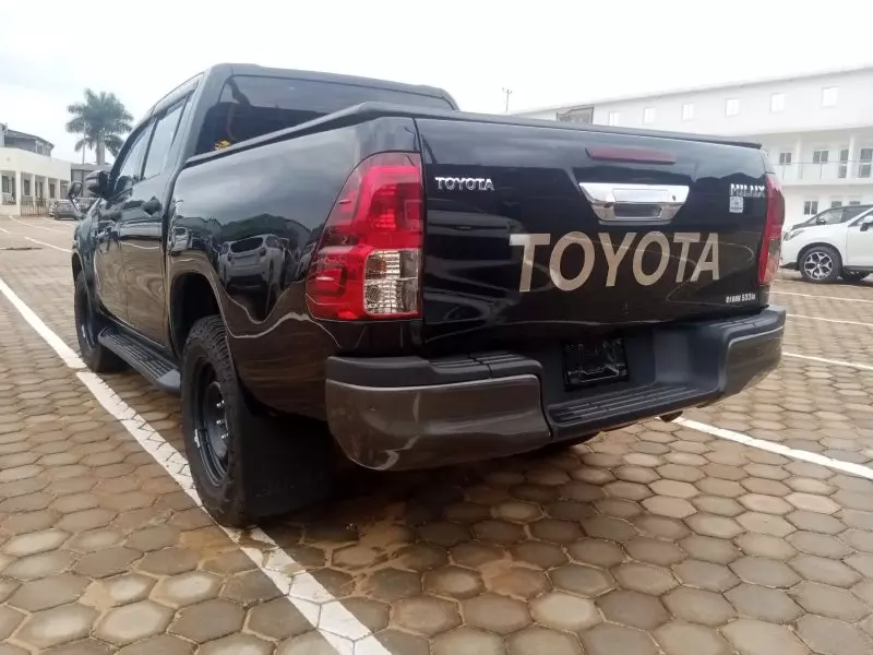 Toyota Hilux   - 2018
