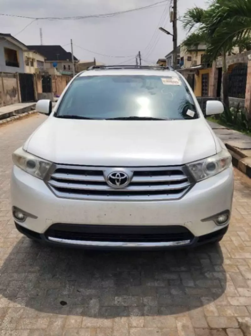 Toyota Highlander   - 2013