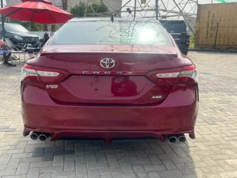 Toyota Camry   - 2018