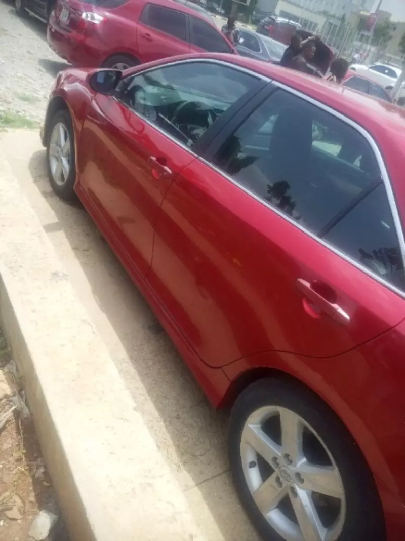 Toyota Camry   - 2013