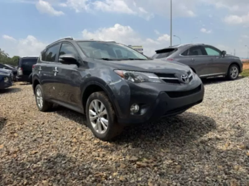 Toyota RAV 4   - 2015