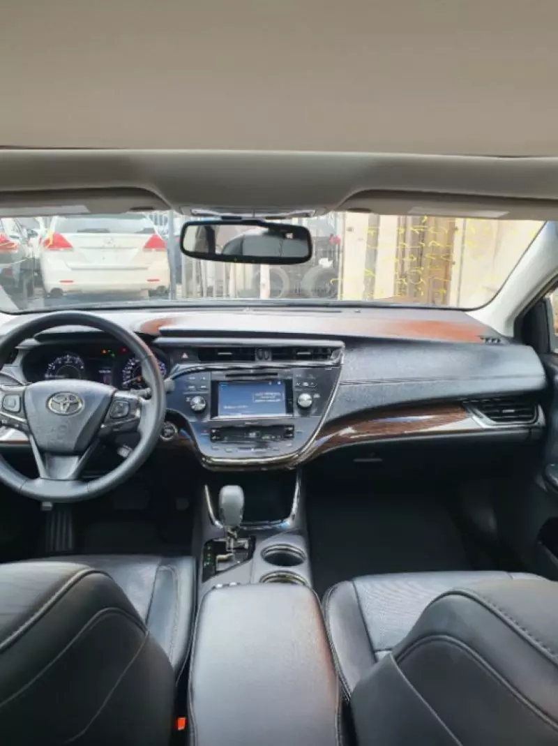 Toyota Avalon   - 2015