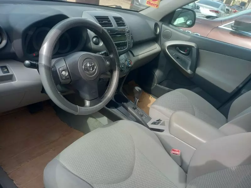 Toyota Rav4   - 2012