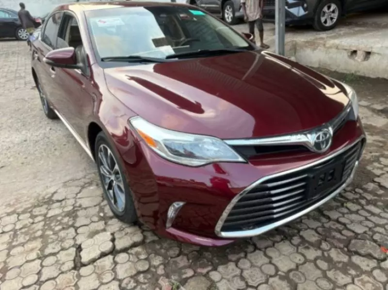 Toyota Avalon   - 2016
